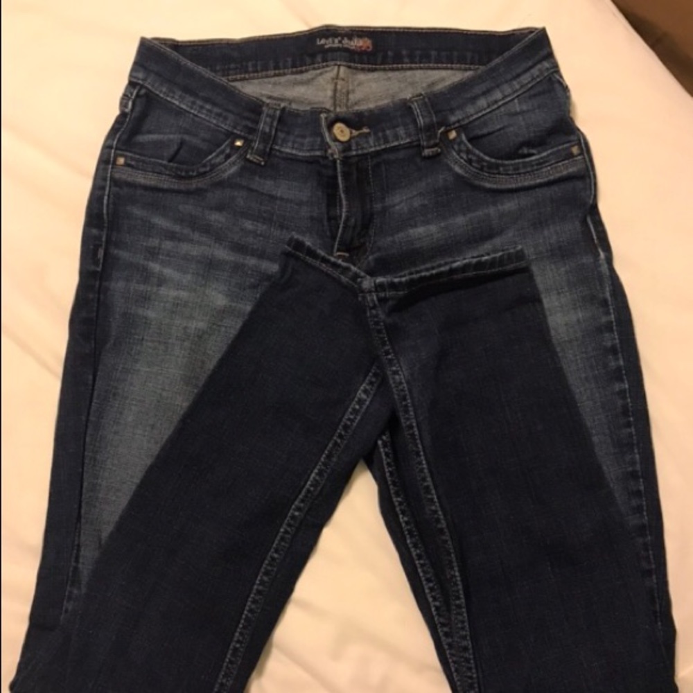 Women’s Levi Jeans Size 7